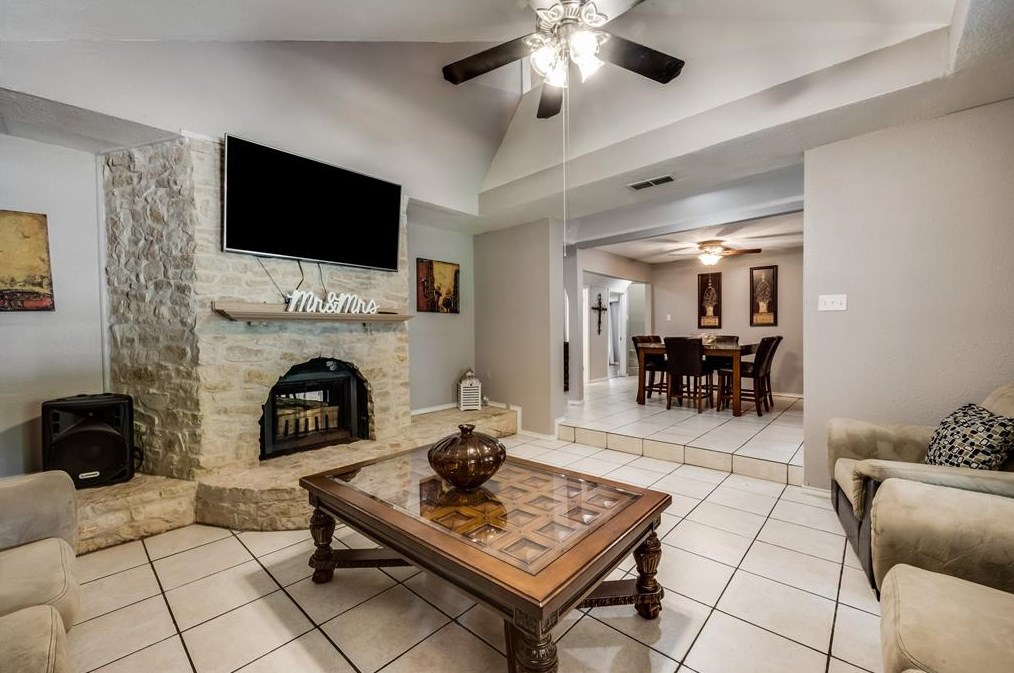 1822 Avenue, Grand Prairie, TX 75051-4531