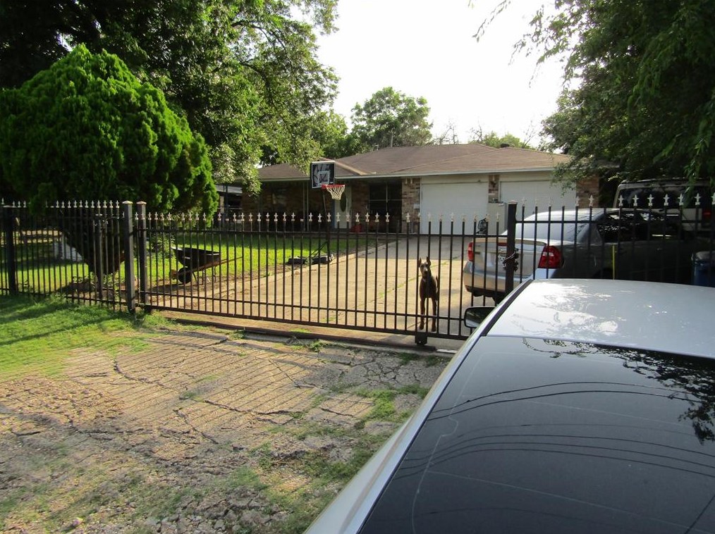 9017 Newhall St, Dallas, TX 75232-5507