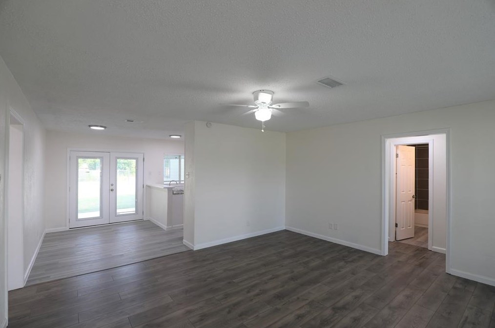 10127 Oak Gate Ln, Dallas TX  75217-2848 exterior