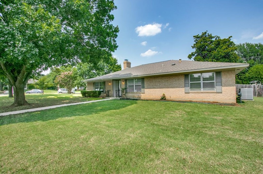 2524 Yellowstone Pl, Denton, TX 76209