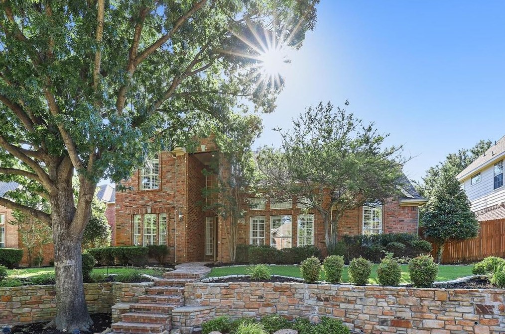 8512 Bradford Dr, Plano TX  75025-3806 exterior