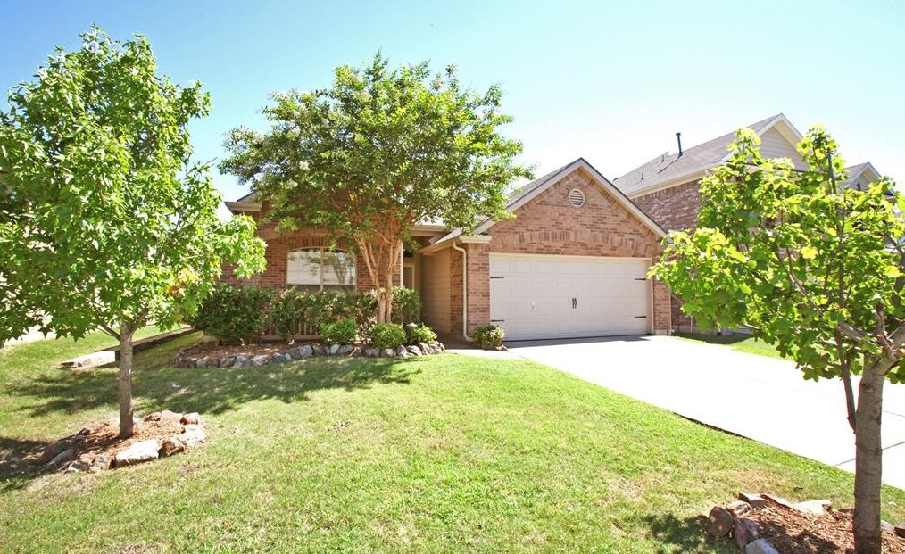 5213 Buckthorn Dr, Mckinney TX  75071-8307 exterior