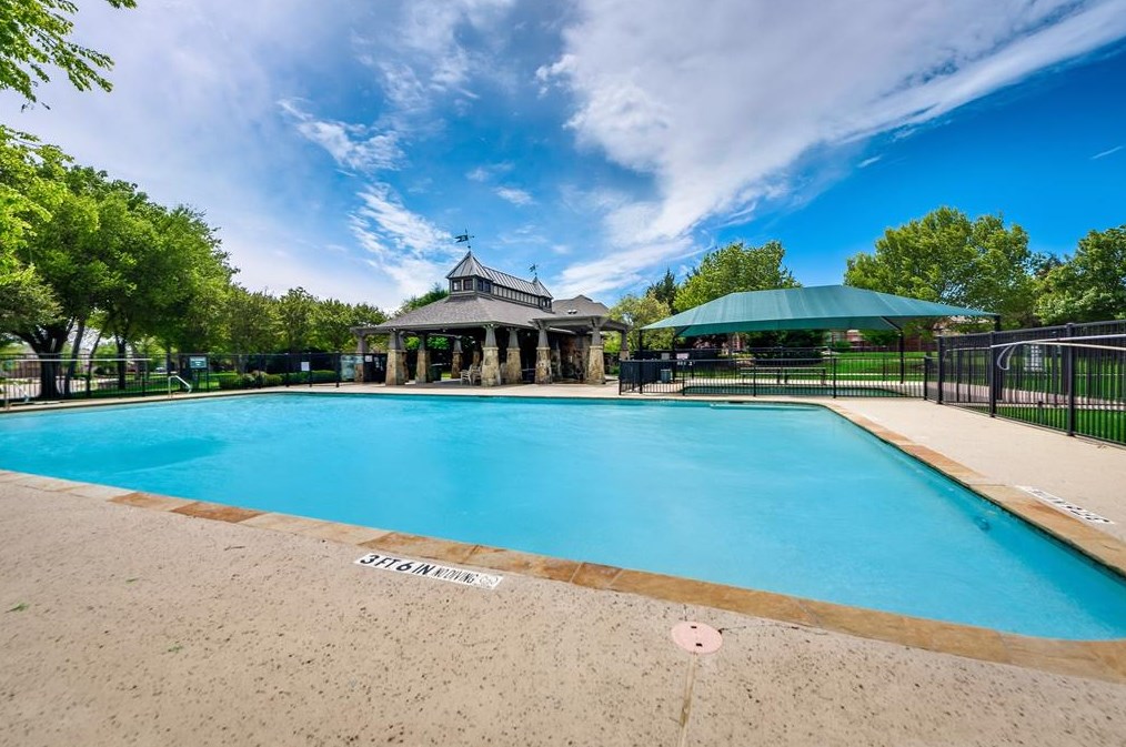 6308 Canyon Crest Dr, Mckinney TX  75071-4698 exterior
