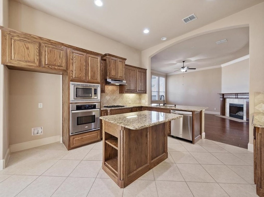 6308 Canyon Crest Dr, Mckinney TX  75071-4698 exterior