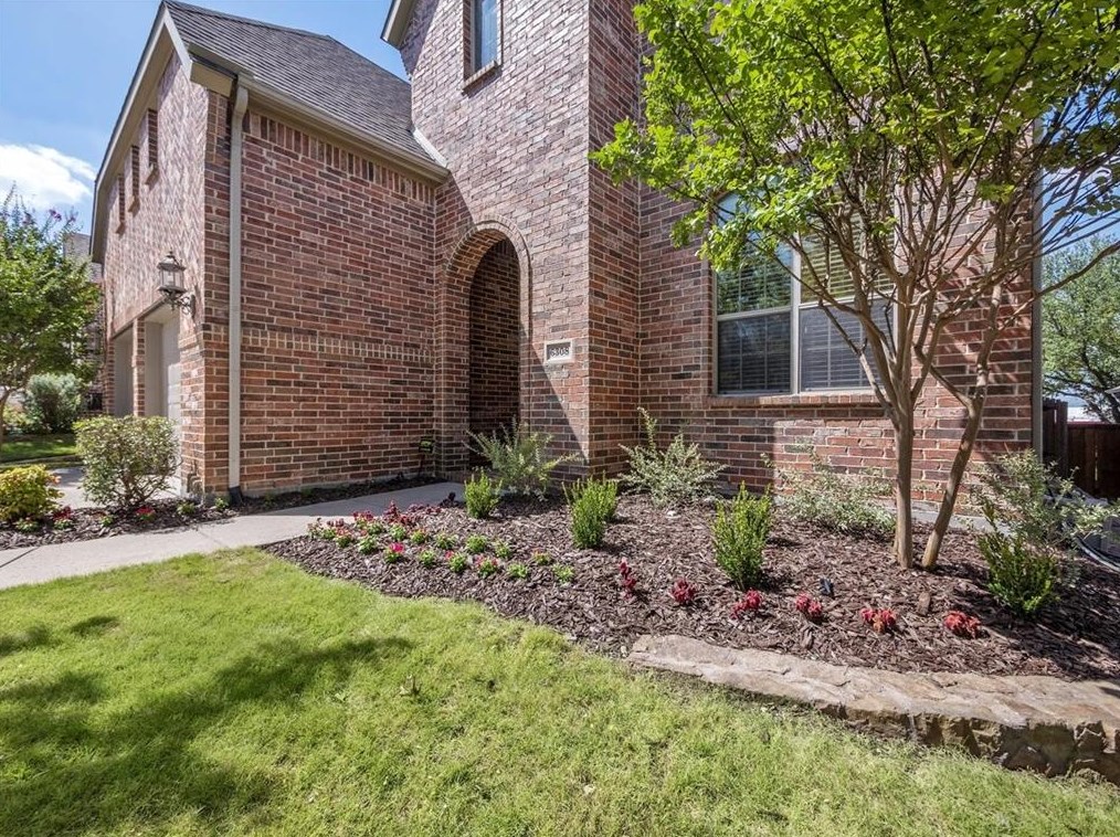 6308 Canyon Crest Dr, Mckinney TX  75071-4698 exterior