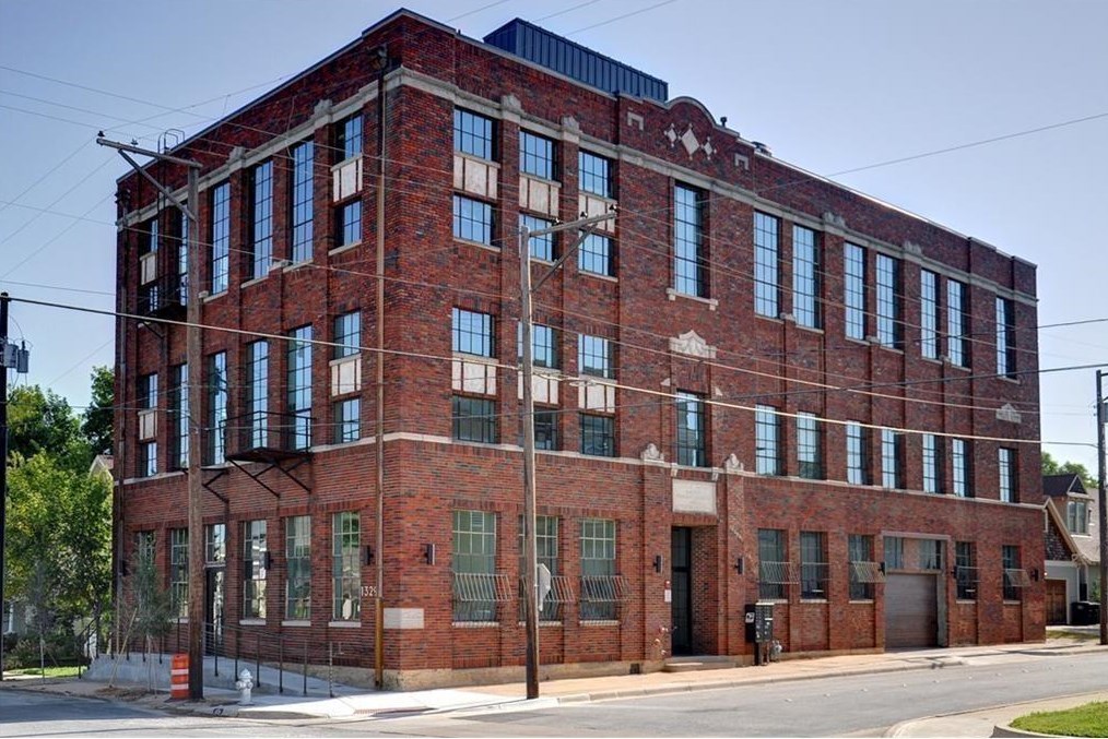 1329 College Ave #210, Fort Worth, TX 76104