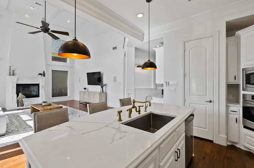 608 Denton Creek Dr, Mckinney TX  75070-7178 exterior
