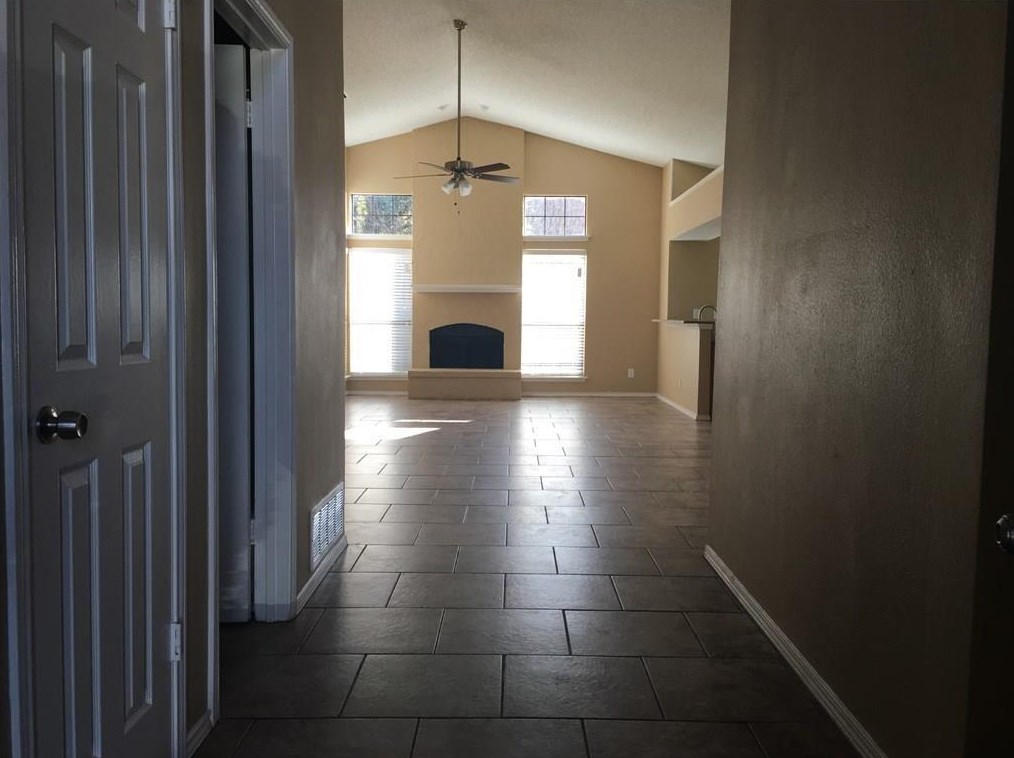 2733 Forest Creek Dr, Fort Worth, TX 76123