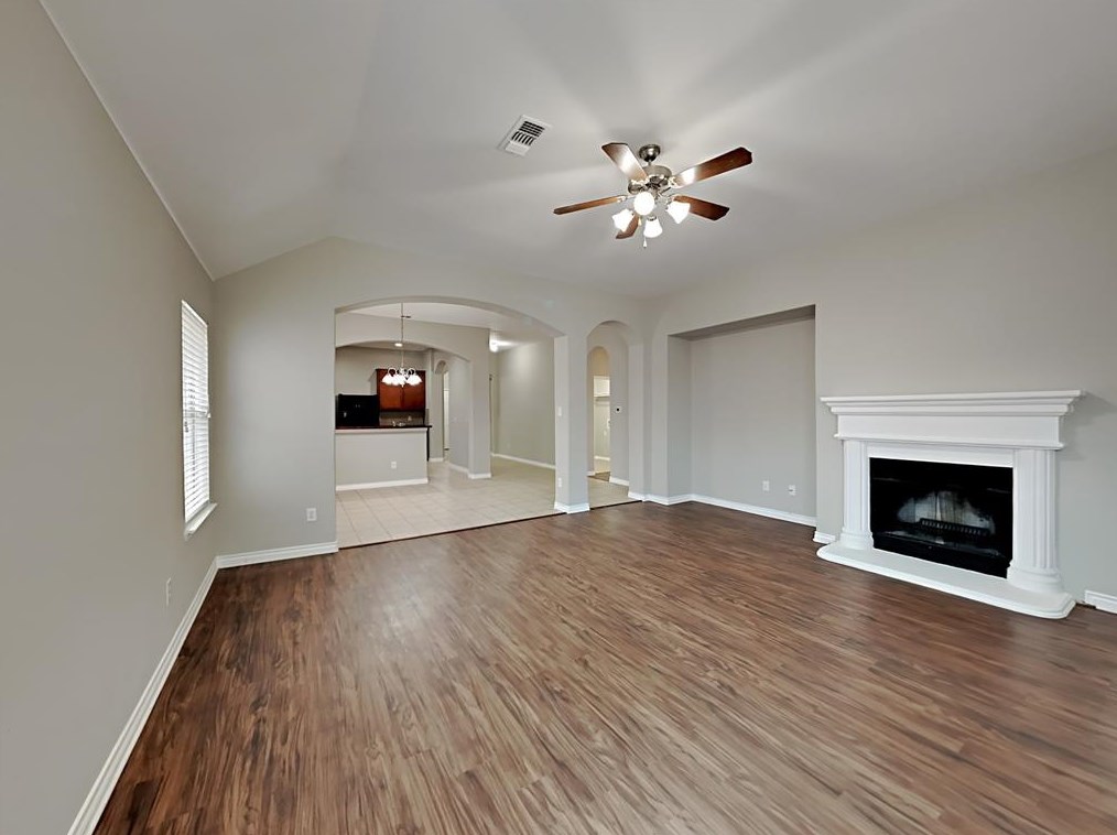 8720 Prairie Dawn Dr, Fort Worth, TX 76131