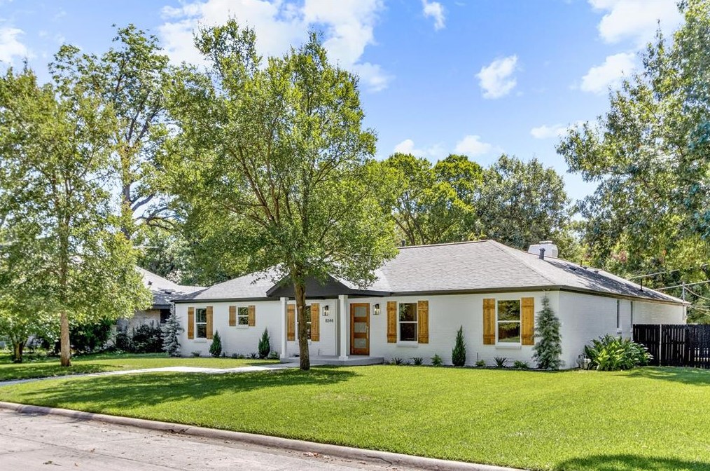 8344 San Cristobal Dr, Dallas TX  75218-4336 exterior