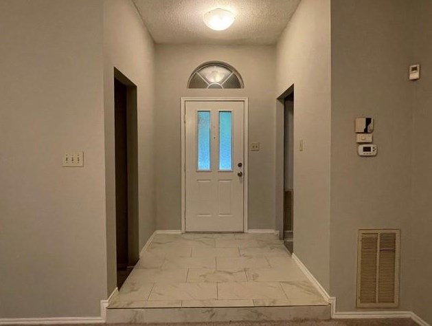 641 Beatty Dr, Grand Prairie TX  75052-6149 exterior