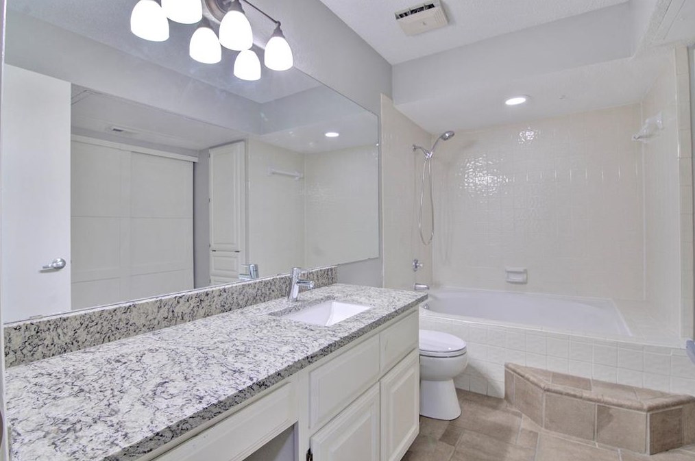4242 N Capistrano Dr Apt 218, Dallas, TX 75287