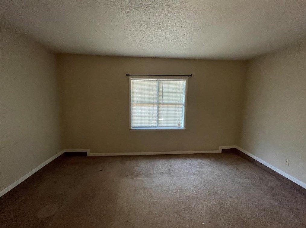 1105 E Cober Dr, Grand Prairie, TX 75051