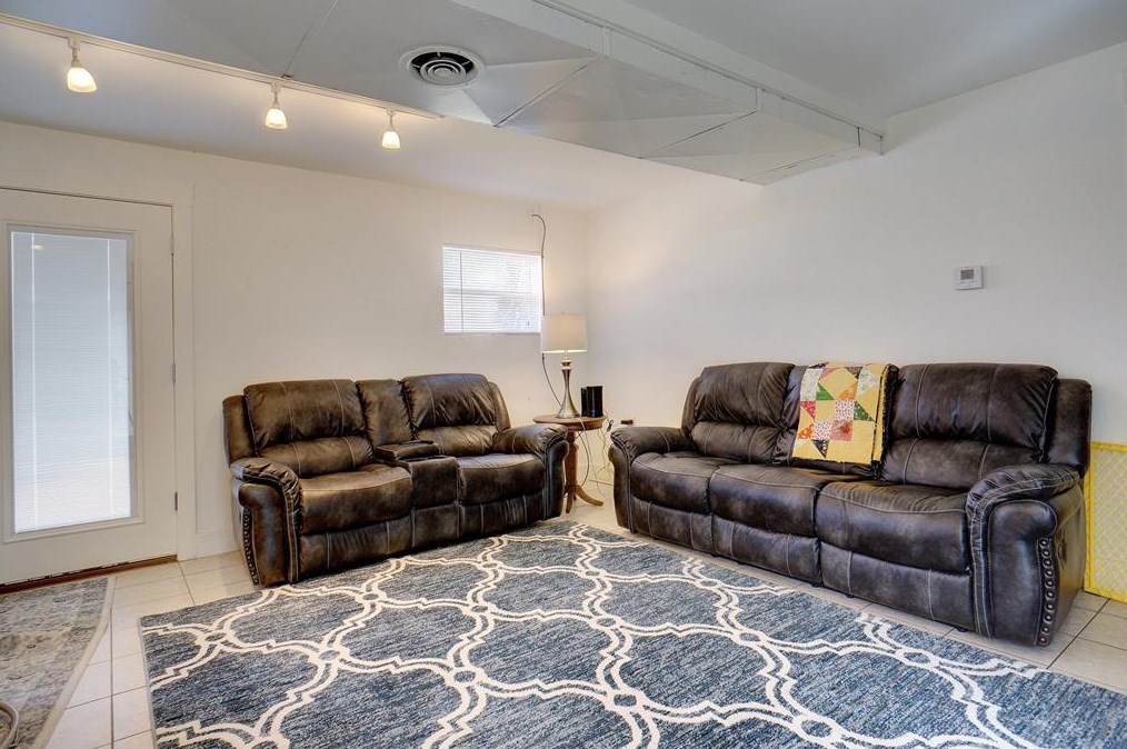 8601 Jacksboro Hwy #7, Fort Worth, TX 76135