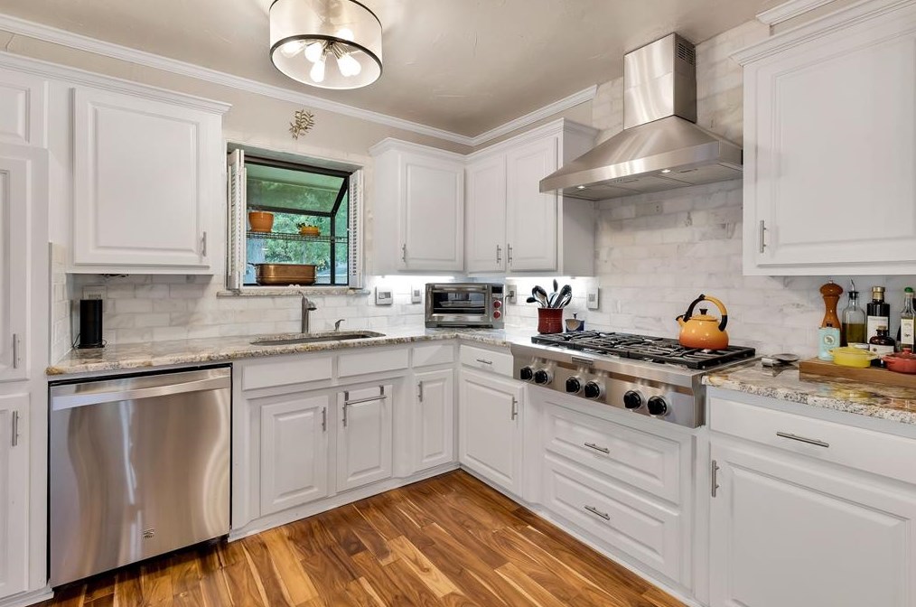 3823 Princess Ln, Dallas TX  75229-5233 exterior