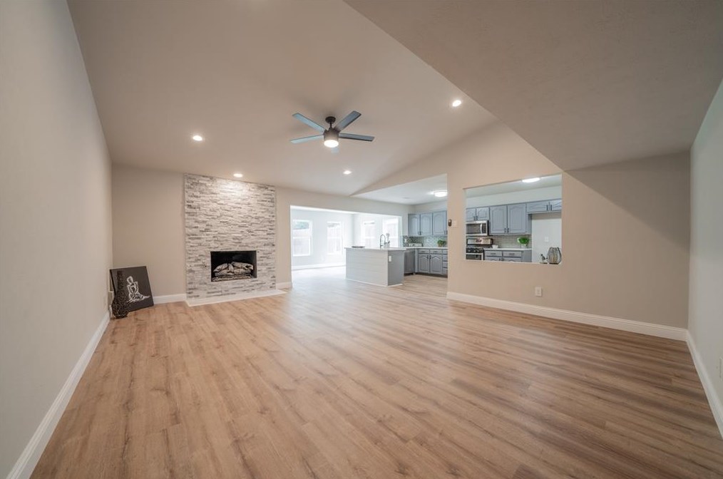 3202 Lindbergh Dr, Dallas TX  75228-5439 exterior