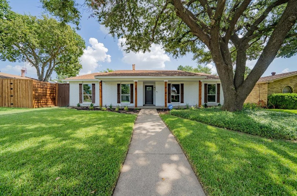 3202 Lindbergh Dr, Dallas TX  75228-5439 exterior
