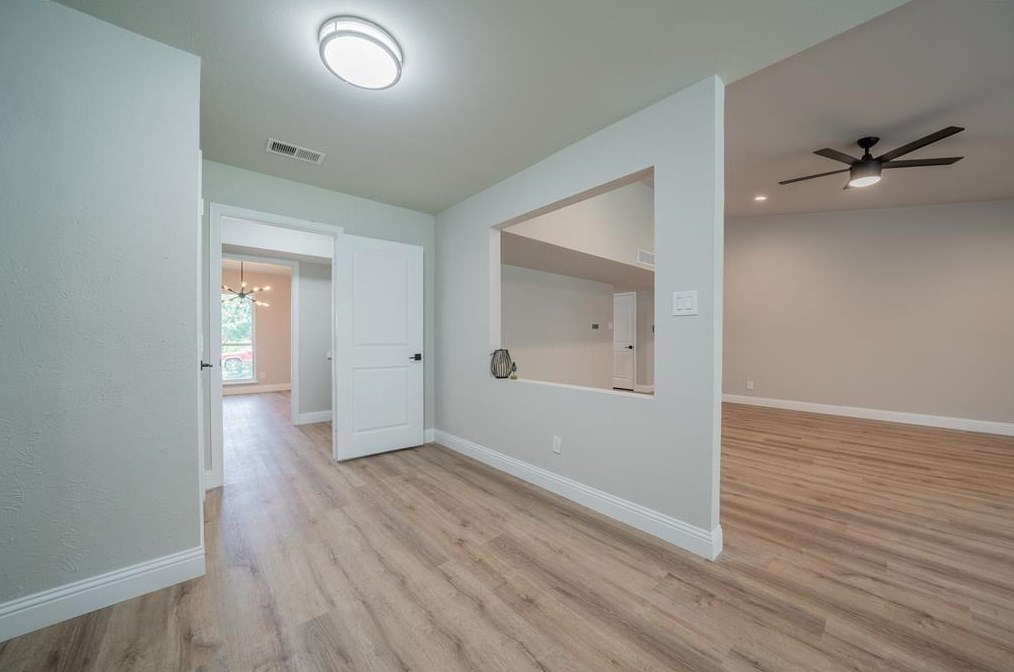 3202 Lindbergh Dr, Dallas TX  75228-5439 exterior
