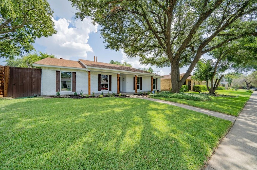 3202 Lindbergh Dr, Dallas TX  75228-5439 exterior