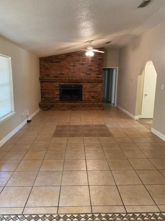 722 Springdale Ln, Grand Prairie TX  75052-5352 exterior