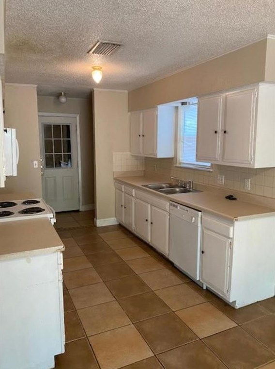 722 Springdale Ln, Grand Prairie TX  75052-5352 exterior