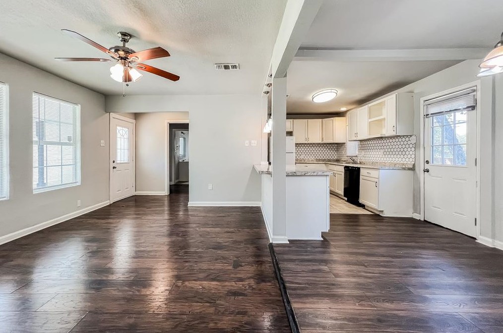 10425 Ferguson Rd, Dallas, TX 75228