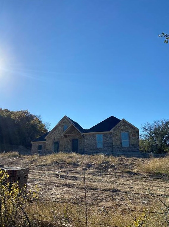370 Sandlin Ln, Springtown, TX 76082-6627