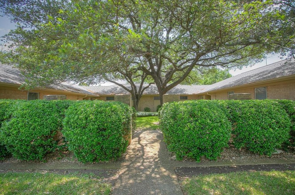 4903 Ledgestone Dr, Fort Worth, TX 76132