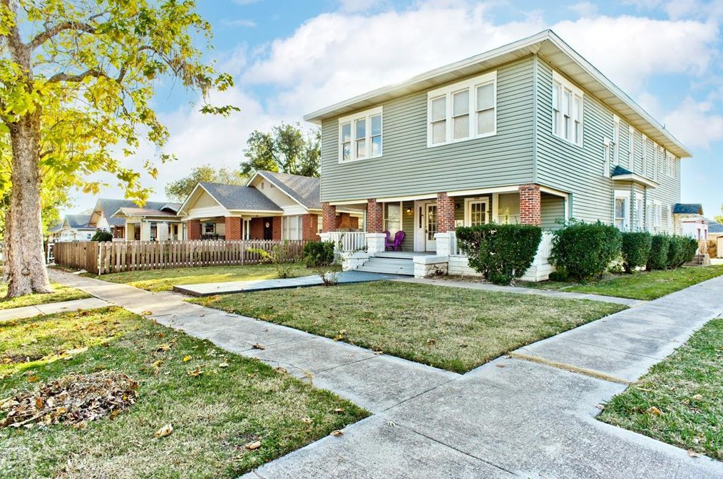 3002 S Jennings, Fort Worth, TX 76110