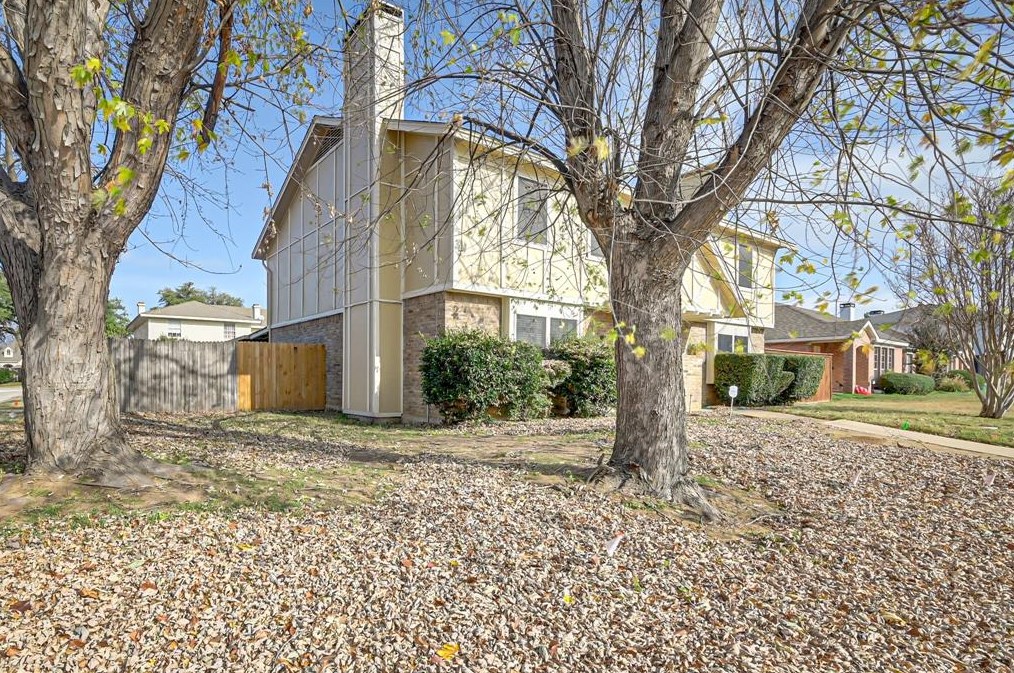 2335 Cales Dr, Arlington, TX 76013-1302