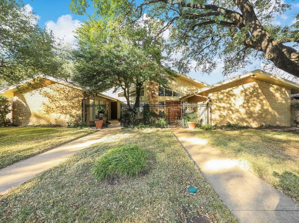 9016 Villa Park Cir, Dallas, TX 75225-2004