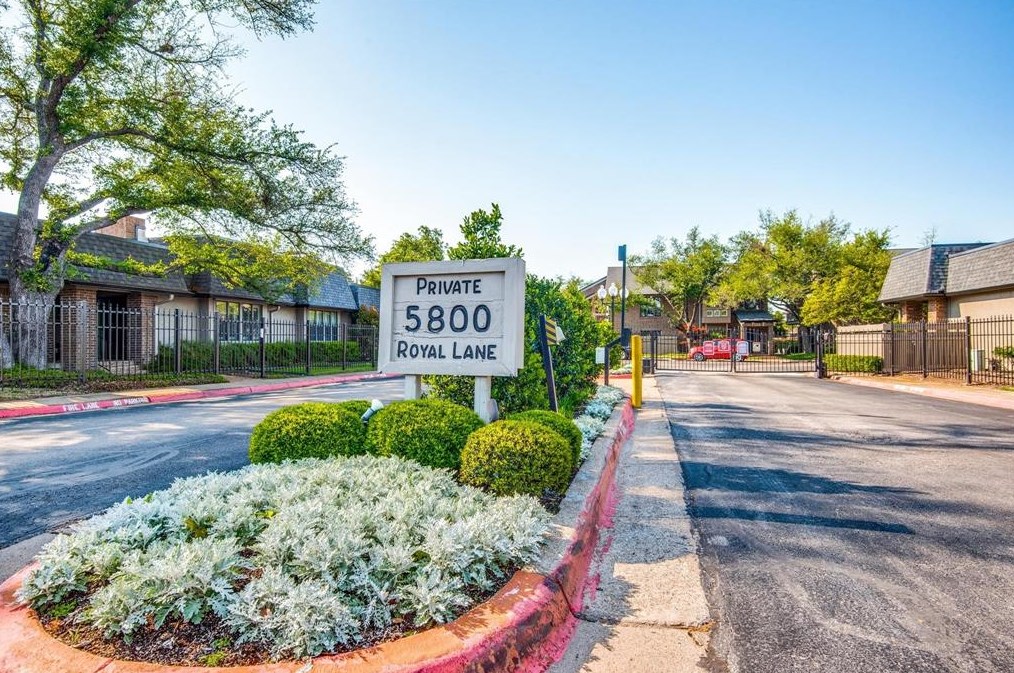 10739 Villager Rd, Dallas, TX 75230-3976