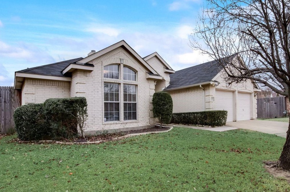 4312 Sally Ct, Grand Prairie, TX 75052-4845