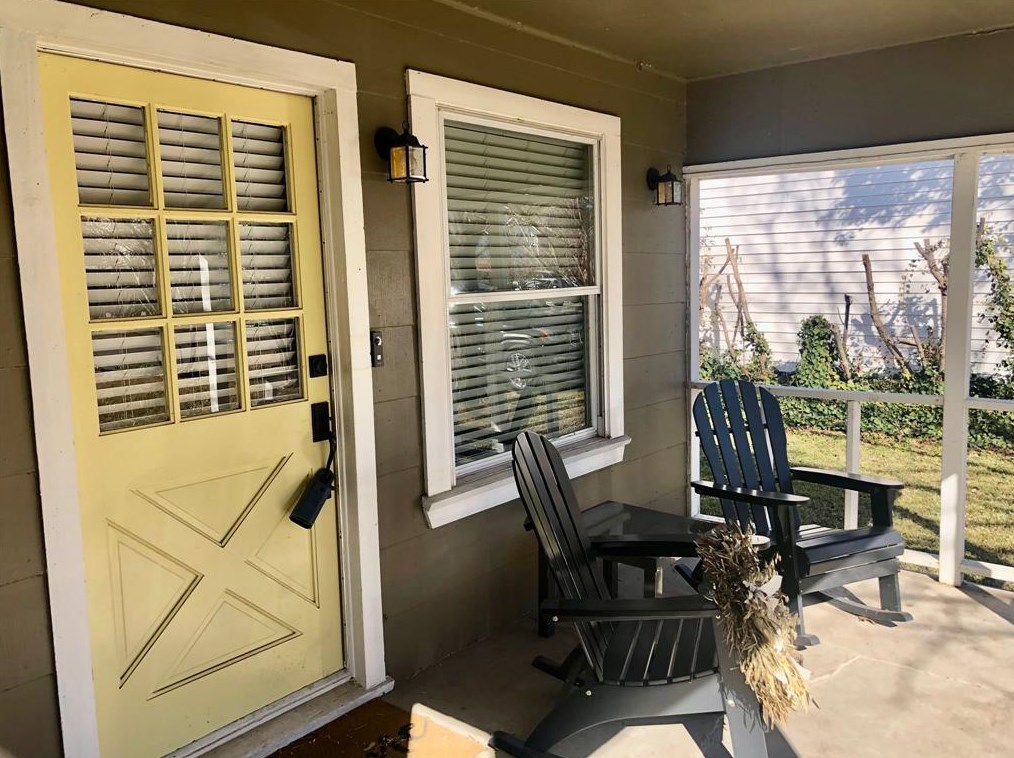 9231 Peninsula Dr, Dallas TX  75218-2734 exterior
