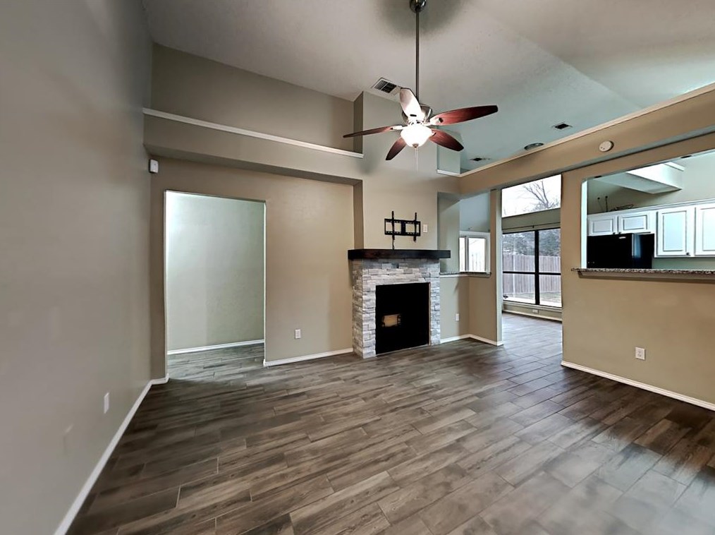 2513 Butterfield Dr, Fort Worth, TX 76133