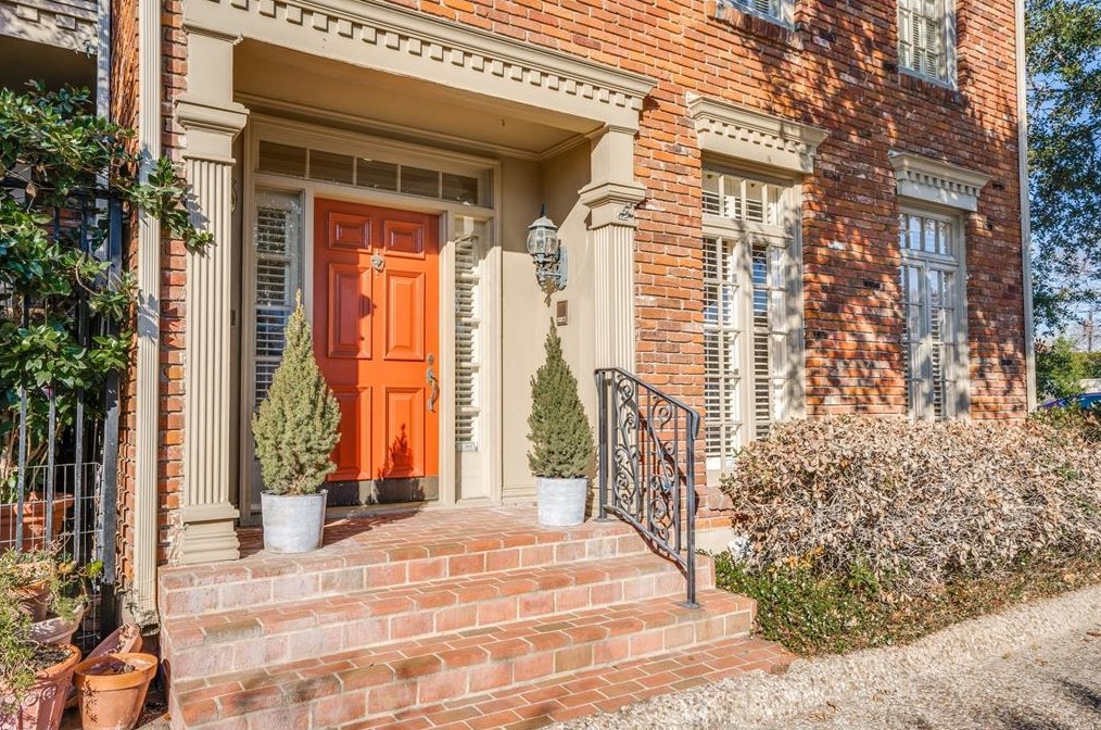 4100 Lovers Ln, Dallas, TX 75225