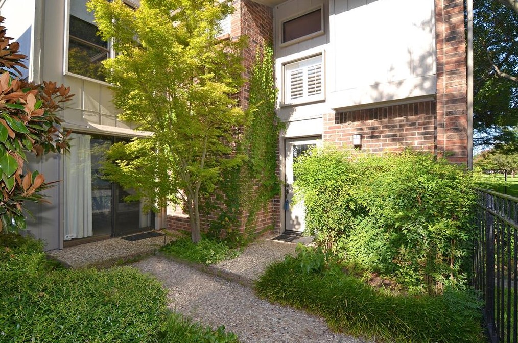 12202 Montego Plz, Dallas TX  75230-1720 exterior