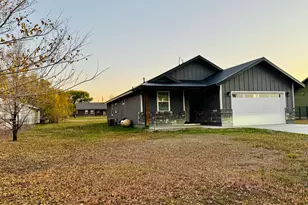 253 E 5th Ave, Eagar, AZ 85925 - Photo 1