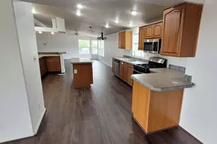 388 E 7th St, Eagar, AZ 85925 - Photo 2