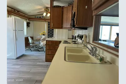 1855 Par Circle, Unit 201 #201, Show Low, AZ 85901 - Photo 12