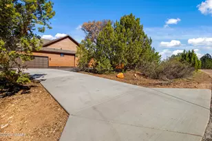2268 Roundabout Cir, Overgaard, AZ 85933 - Photo 4