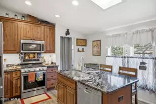 2360 W Pioneer Ct, Show Low, AZ 85901 - Photo 8