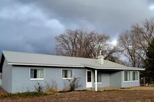 134 West 3rd Pl, Eagar, AZ 85925 - Photo 2