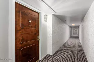 7950 E Camelback Rd, Scottsdale, AZ 85251 - Photo 6