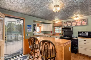 2137 Graphite Rd, Clay Springs, AZ 85923 - Photo 10