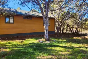 2086 Pinewood Dr, Overgaard, AZ 85933 - Photo 10