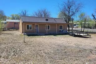 290 S 1st, Saint Johns, AZ 85936 - Photo 1