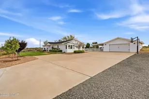 1491 Hunsaker Rd, Holbrook, AZ 86025 - Photo 2