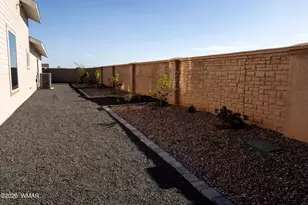1020 N Hillshire Circle, Taylor, AZ 85939 - Photo 12