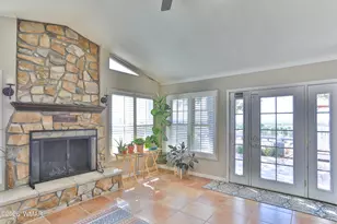 102 Crestview Rd, Holbrook, AZ 86025 - Photo 6